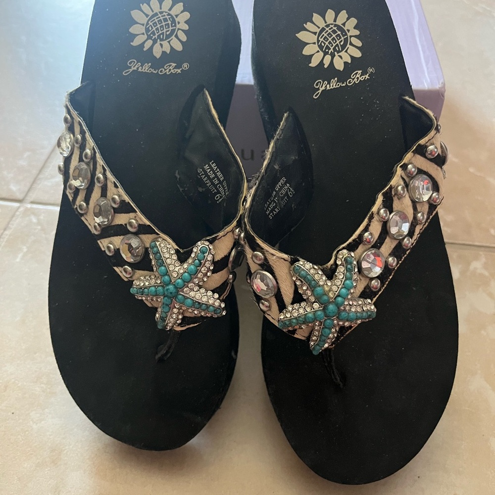 Yellow Box thong Sandals with Turquoise Starfish